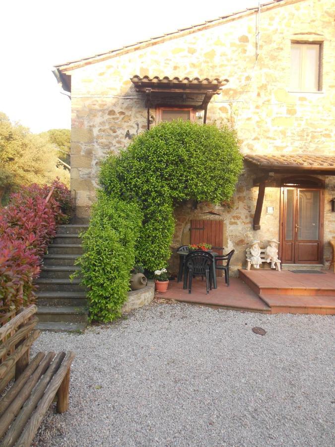 Tra lago e collina Passignano sul Trasimeno Esterno foto